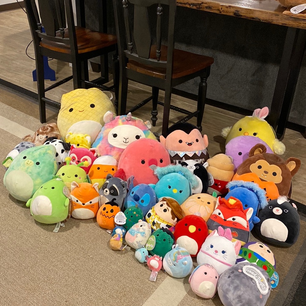 HUGE SQUISHMALLOW BUNDLE